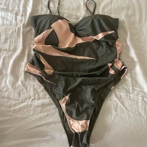 One piece swimsuit